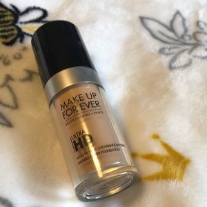 Makeup Forever Ultra HD Foundation. Shade Y215